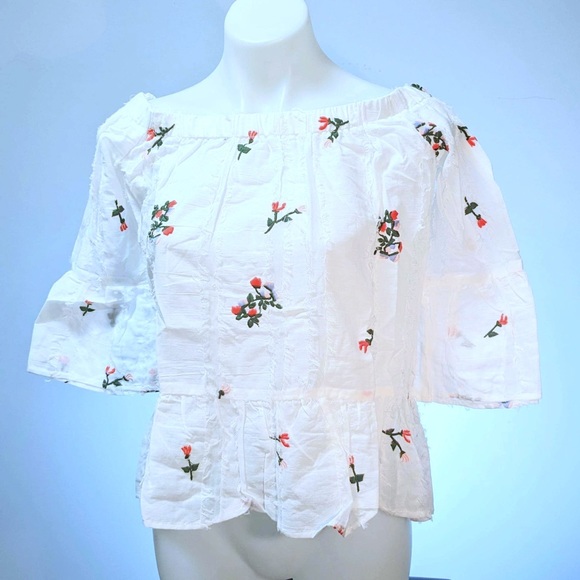 NWT RED HAUTE EMBROIDERED OFF-THE-SHOULDER TOP - medium - Picture 3 of 7